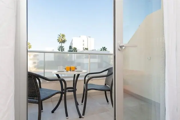 Tek Büyük Yataklı Oda, Balkon, Şehir Manzaralı