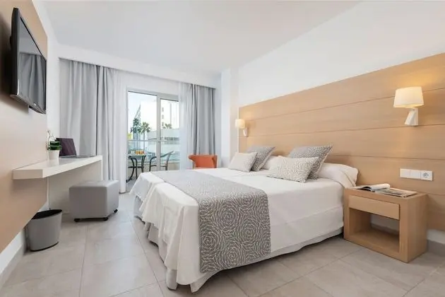 Tek Büyük Yataklı Oda, Balkon, Şehir Manzaralı