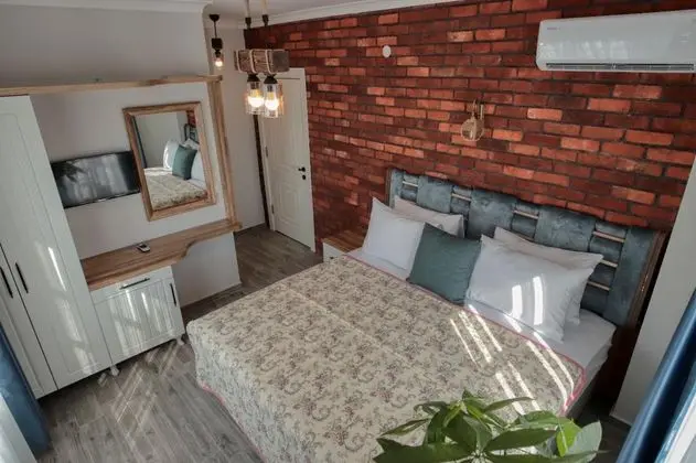 Standart Oda, Manzarasız, Balkonlu