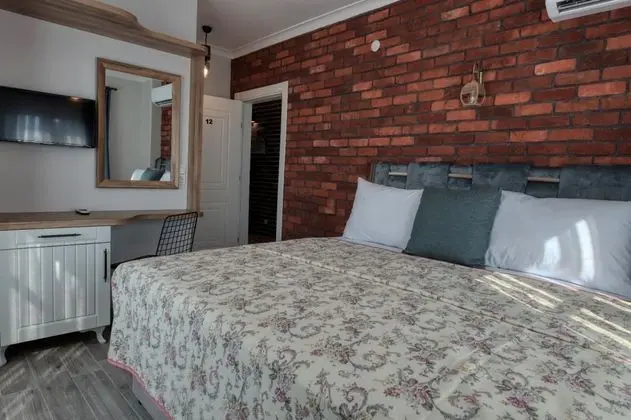 Standart Oda, Manzarasız, Balkonlu