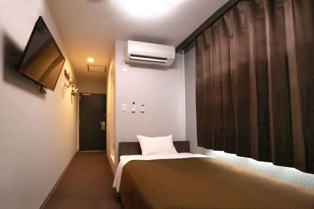 Tek Kişilik Oda, Sigara İçilebilir