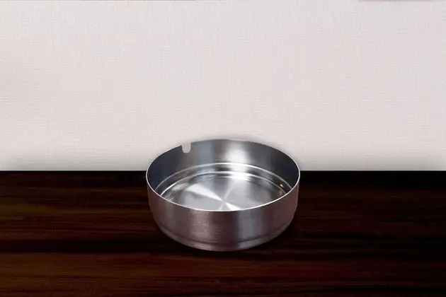 Tek Kişilik Oda, Sigara İçilebilir