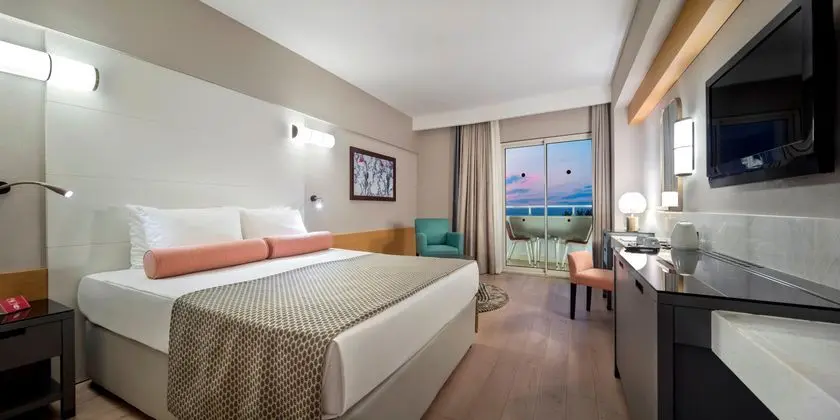 https://images.etstur.com/imgproxy/resize/2560x1440/files/images/hotelImages/etsrooms/1205/Trendy_Aspendos_Beach_20250917124239_1.jpg