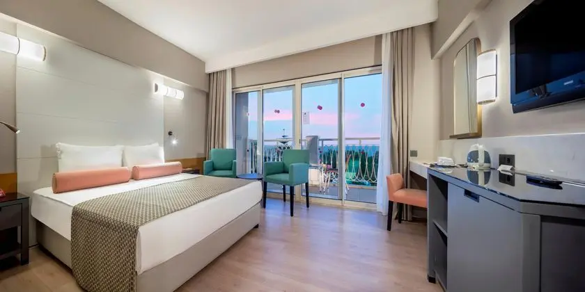 https://images.etstur.com/imgproxy/resize/2560x1440/files/images/hotelImages/etsrooms/1205/Trendy_Aspendos_Beach_20250917124931_0.jpg