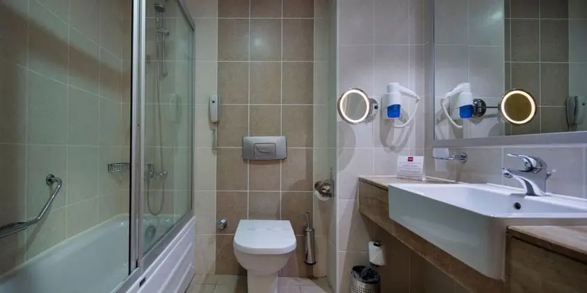 A Blok Standart Kara Manzaralı Oda