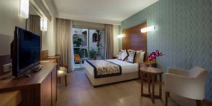 https://images.etstur.com/imgproxy/resize/2560x1440/files/images/hotelImages/etsrooms/1066/Trendy_Side_Beach__Adults_Only__16___20250917155844_0.png