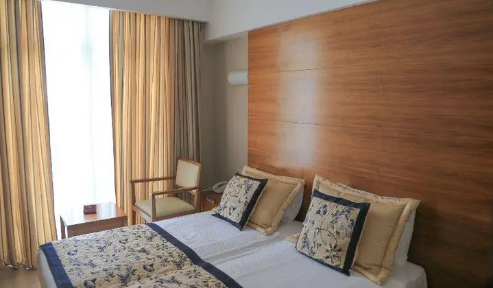 https://images.etstur.com/imgproxy/resize/2560x1440/files/images/hotelImages/etsrooms/1066/Trendy_Side_Beach__Adults_Only__16___20250917160120_2.jpg