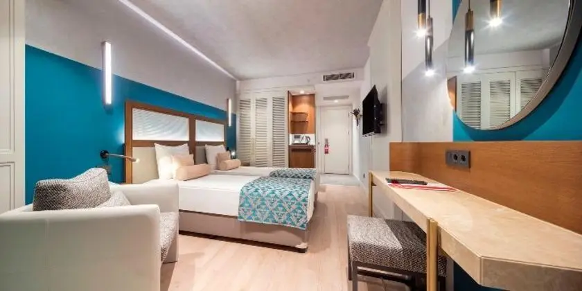 https://images.etstur.com/imgproxy/resize/2560x1440/files/images/hotelImages/etsrooms/1066/Trendy_Side_Beach__Adults_Only__16___20250917160121_5.jpg
