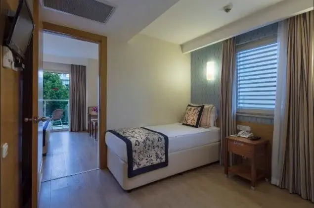 https://images.etstur.com/imgproxy/resize/2560x1440/files/images/hotelImages/etsrooms/1066/Trendy_Side_Beach__Adults_Only__16___20250917160512_2.png