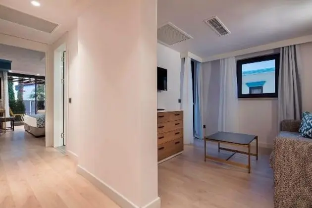 https://images.etstur.com/imgproxy/resize/2560x1440/files/images/hotelImages/etsrooms/1066/Trendy_Side_Beach__Adults_Only__16___20250917160802_2.jpg