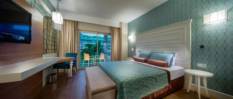 https://images.etstur.com/imgproxy/resize/2560x1440/files/images/hotelImages/etsrooms/1065/Sentido_Trendy_Verbena_Beach_20250917162102_2.jpg