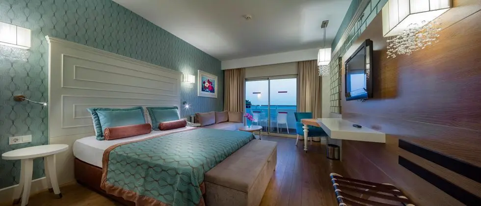 https://images.etstur.com/imgproxy/resize/2560x1440/files/images/hotelImages/etsrooms/1065/Sentido_Trendy_Verbena_Beach_20250917162221_0.jpg