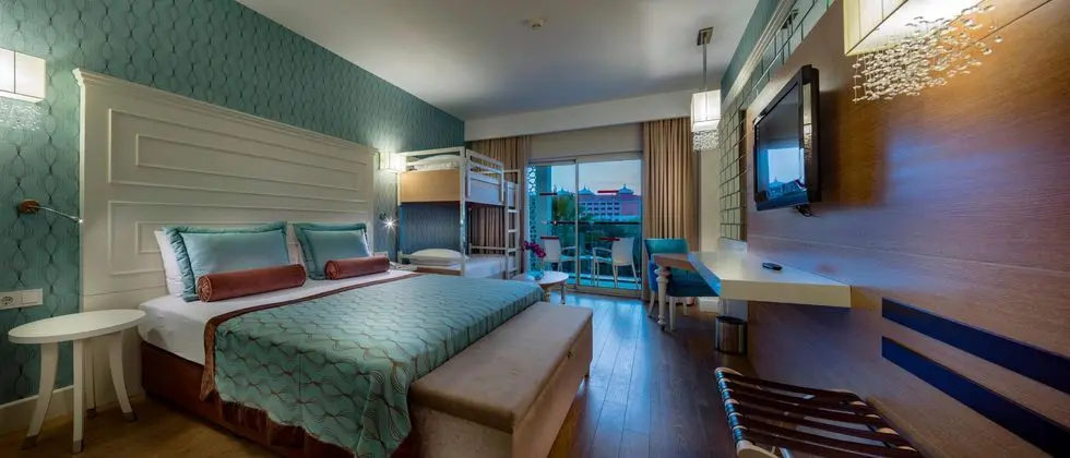 https://images.etstur.com/imgproxy/resize/2560x1440/files/images/hotelImages/etsrooms/1065/Sentido_Trendy_Verbena_Beach_20250917162332_0.jpg