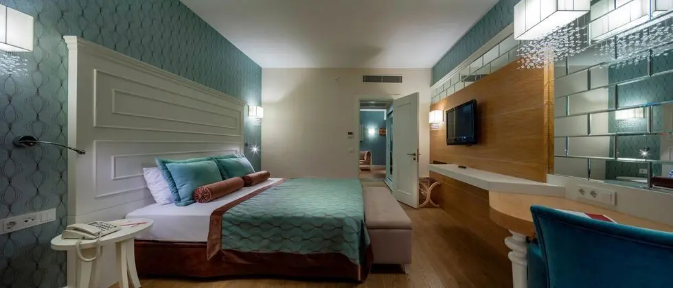 https://images.etstur.com/imgproxy/resize/2560x1440/files/images/hotelImages/etsrooms/1065/Sentido_Trendy_Verbena_Beach_20250917162610_0.jpg