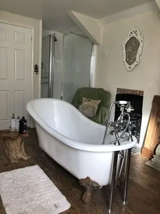 Twin Room, Private External Bathroom (Kaja May)