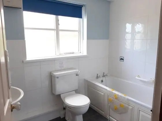 Kır Evi, Özel Banyo (Oak Cottage)