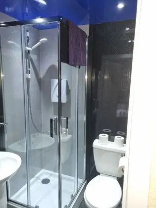 Tek Büyük Yataklı Oda, Banyolu/Duşlu