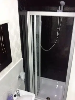 Üç Kişilik Oda, Banyolu/Duşlu