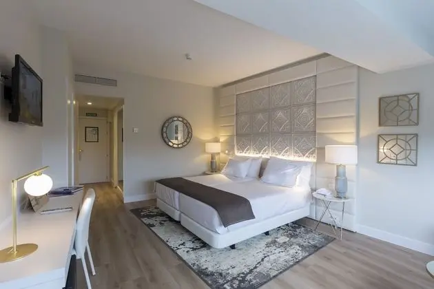 Standard Tek Büyük veya İki Ayrı Yataklı Oda (with extra bed, 2 adults and 1 child)