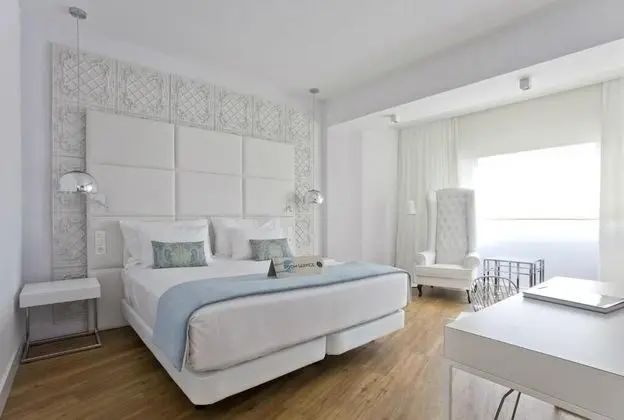 Standard Tek Büyük veya İki Ayrı Yataklı Oda (with extra bed, 2 adults and 1 child)