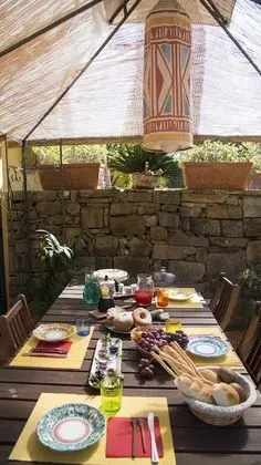 Üç Kişilik Oda, Deniz Manzaralı