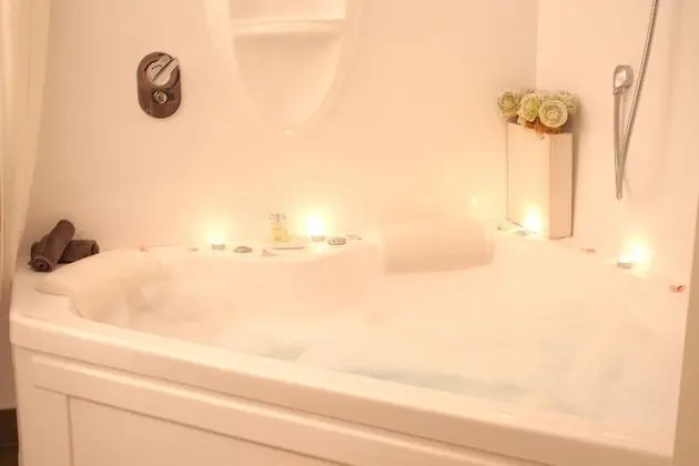 Standard Stüdyo, Sigara İçilmez, Küçük Mutfak (King Studio with Spa)
