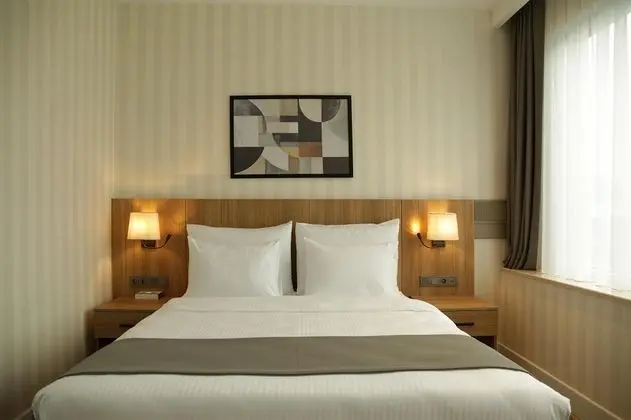 Deluxe Çift Kişilik Oda, Bahçe veya Sokak Manzaralı, Duşa Kabinli