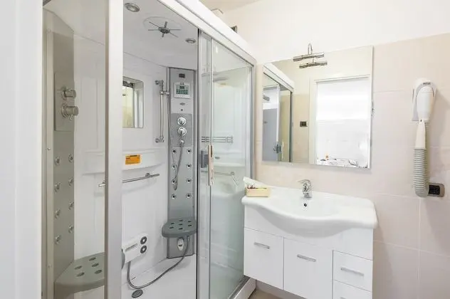 Superior Tek Büyük Yataklı Oda