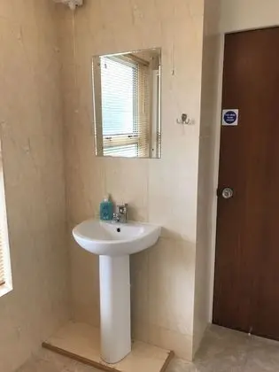 Tek Kişilik Oda, Ortak Banyo
