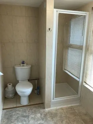 Tek Kişilik Oda, Ortak Banyo