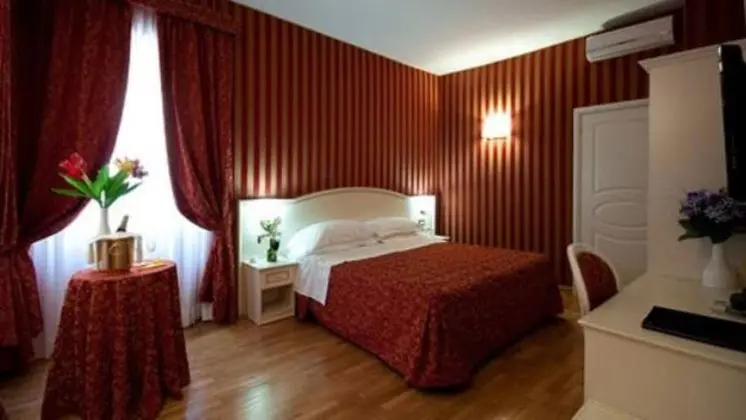 Superior Tek Büyük Yataklı Oda