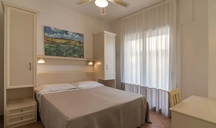 Standard Tek Büyük Yataklı Oda