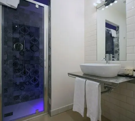 Luxury Tek Büyük Yataklı Oda, 1 Büyük (Queen) Boy Yatak