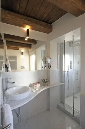 Classic Tek Büyük veya İki Ayrı Yataklı Oda