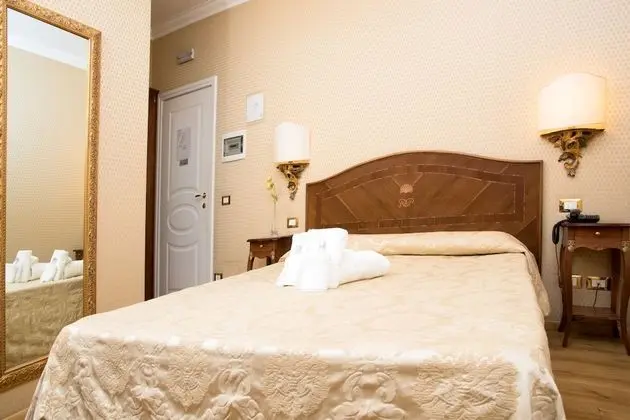 Standard Oda, 1 Büyük (Queen) Boy Yatak