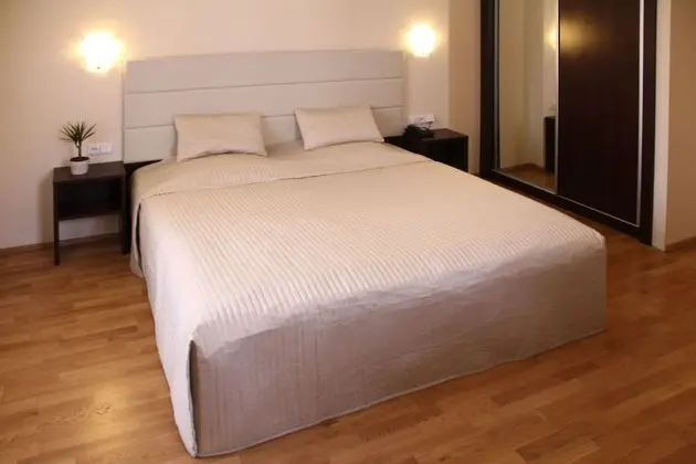 Üç Kişilik Oda
