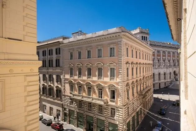 Standard Dört Kişilik Oda, 1 Yatak Odası, Banyolu/Duşlu, Şehir Manzaralı