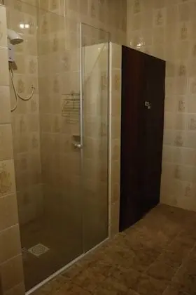 Üç Kişilik Oda, Birden Çok Yatak, Avlu Manzaralı