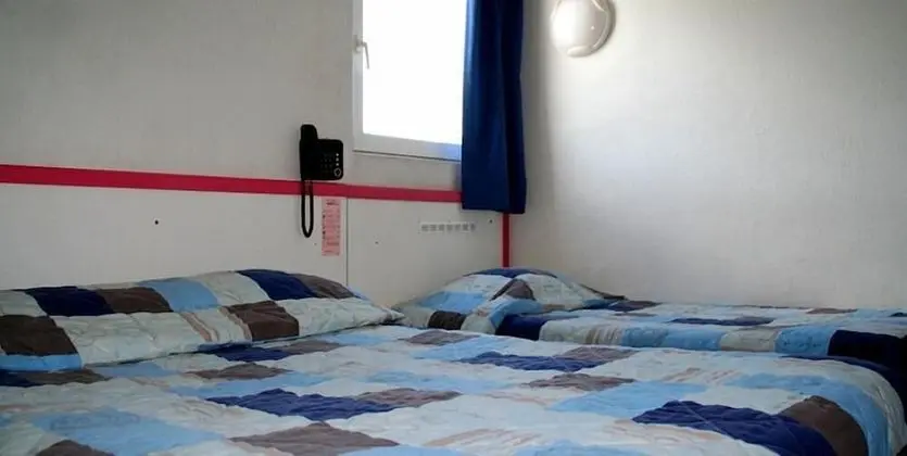 Üç Kişilik Oda