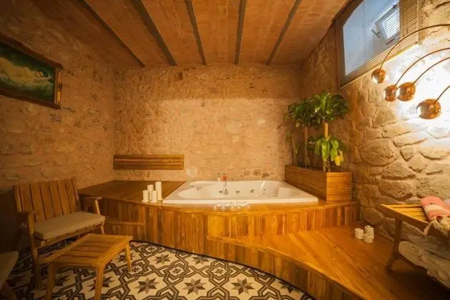 Jakuzili Deluxe Oda