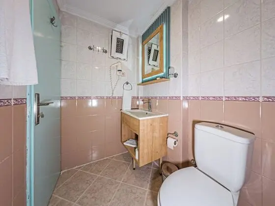 Standard Tek Büyük veya İki Ayrı Yataklı Oda