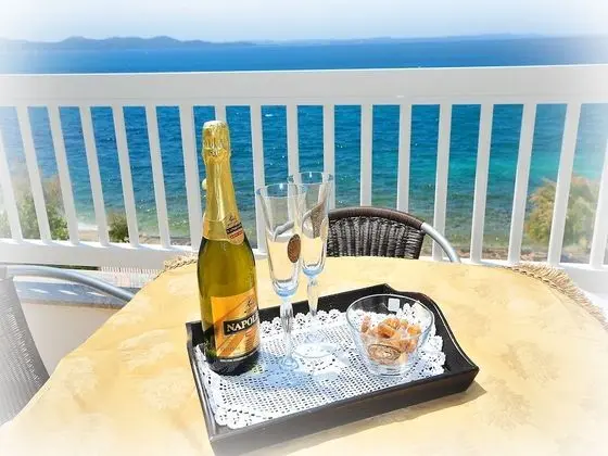 Premium Tek Büyük Yataklı Oda, Balkon, Deniz Manzaralı