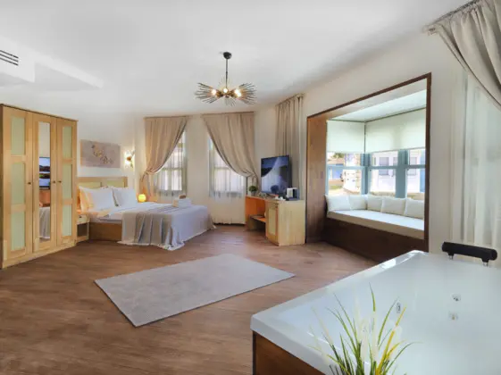 Suite, Şehir Manzaralı, Jakuzili