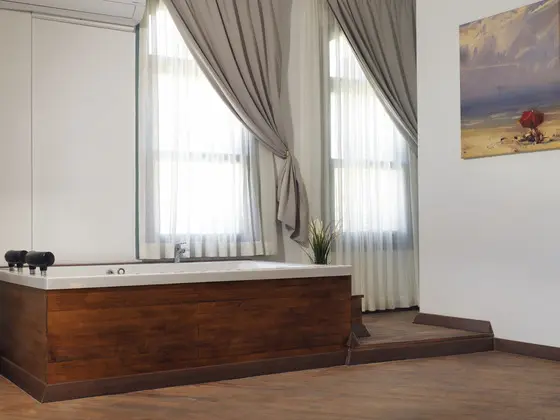 Suite,Şehir Manzaralı,Jakuzili