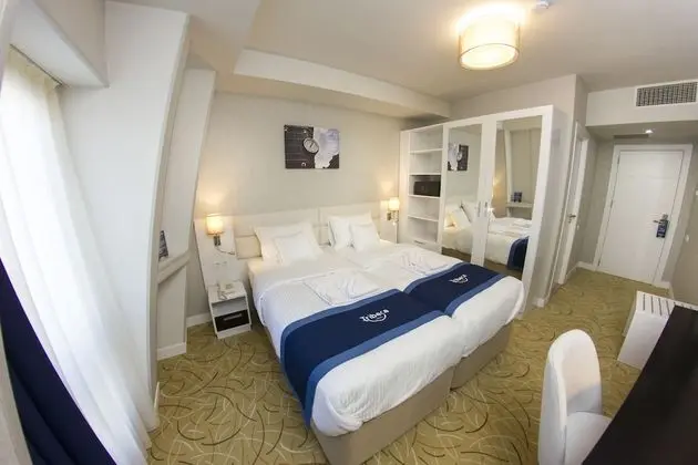 Comfort Tek Büyük Yataklı Oda