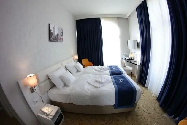 Deluxe Tek Büyük Yataklı Oda