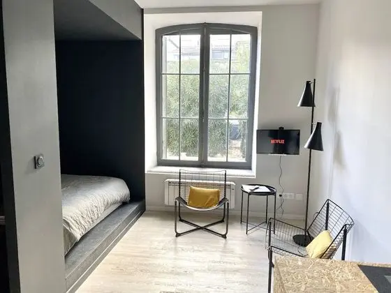 Design Apart Daire, Banyolu/Duşlu, Bahçe Manzaralı (1)