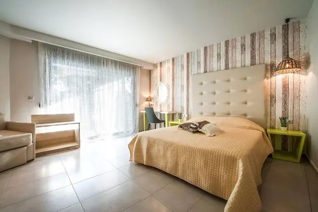 Üç Kişilik Oda, Şehir Manzaralı