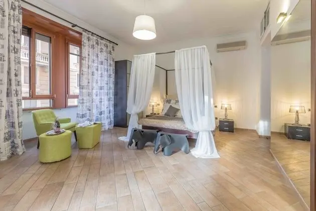 Tek Büyük Yataklı Oda