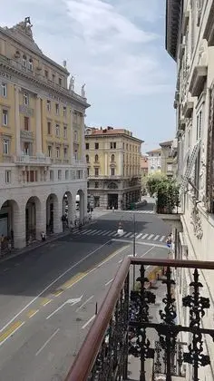 Süit, Balkon (Iris)